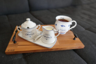 Sofa-Tablett Buche mit Tee